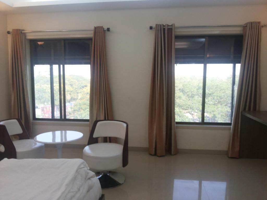 Royal Inn Ankleshwar Bagian luar foto