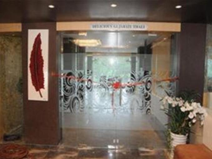 Royal Inn Ankleshwar Bagian luar foto