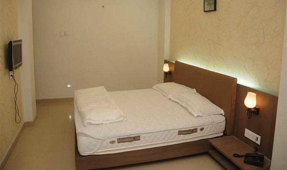 Royal Inn Ankleshwar Bagian luar foto