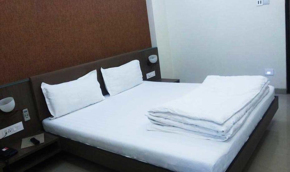 Royal Inn Ankleshwar Bagian luar foto